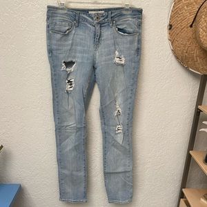 American Eagle Ripped Skinny Jeans. Size 7